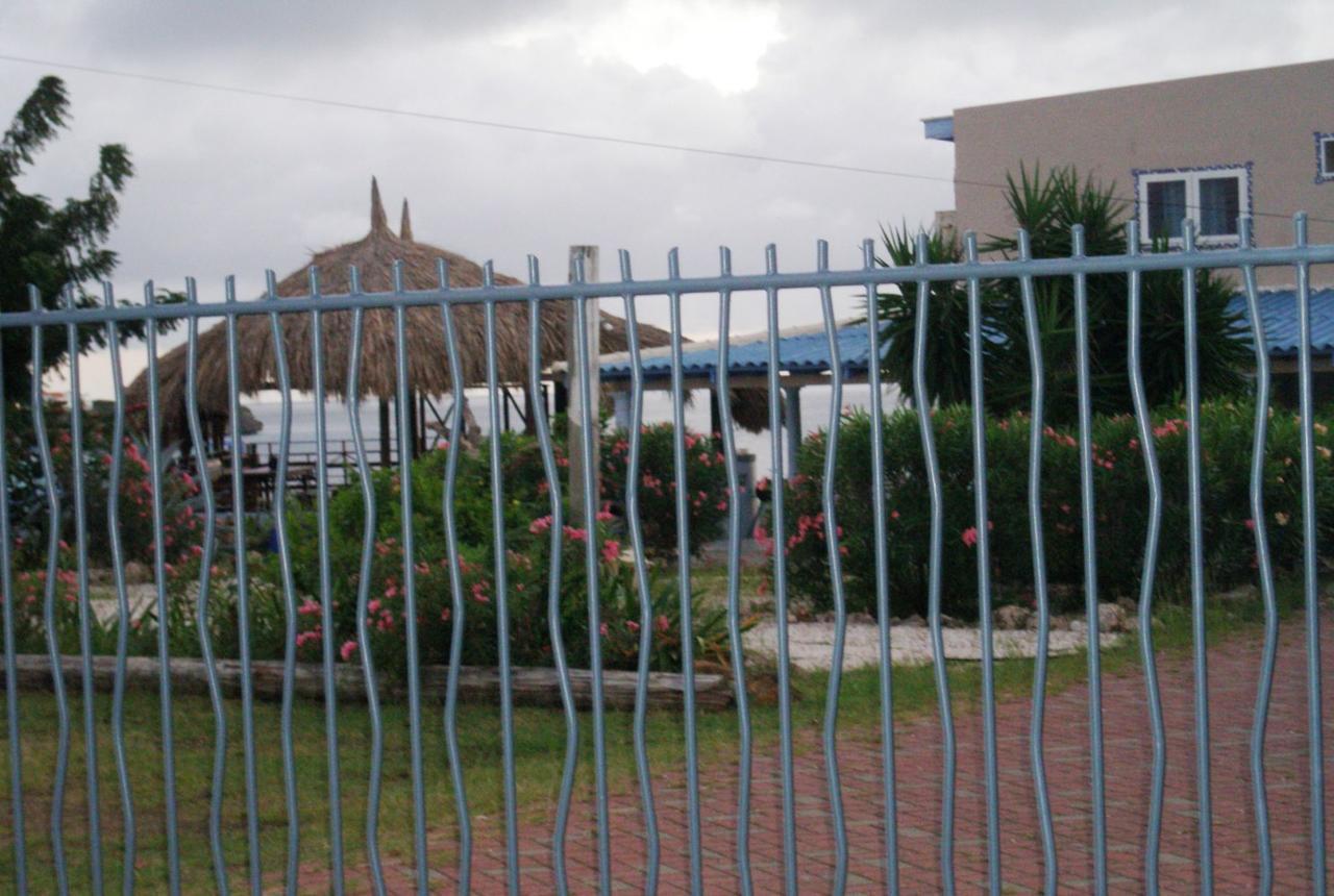 Las Olas Beach House Hotel Sabana Westpunt Exterior photo