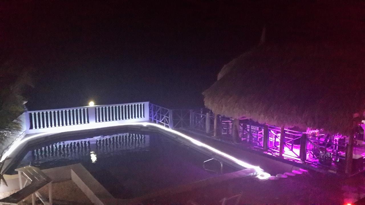 Las Olas Beach House Hotel Sabana Westpunt Exterior photo
